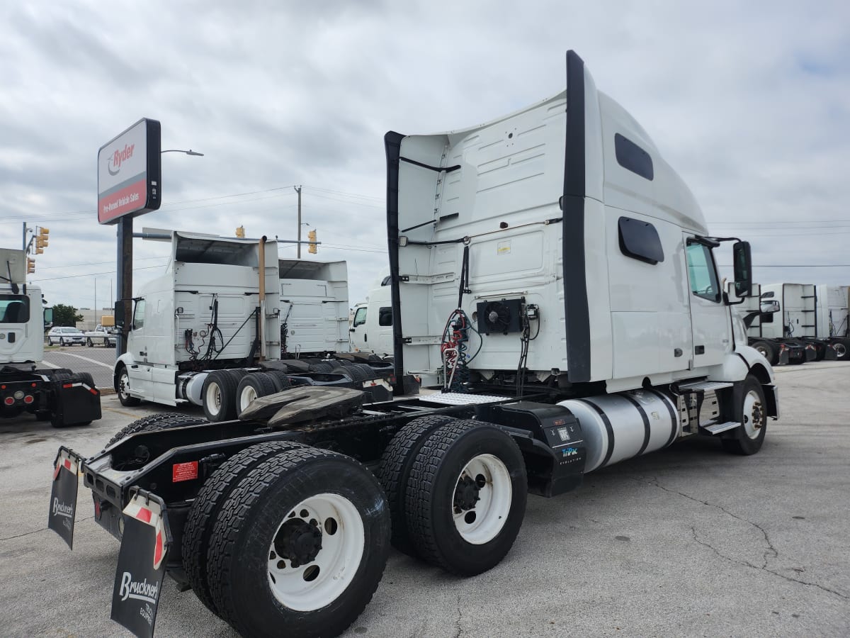 2019 Volvo VNL64T-760 873740