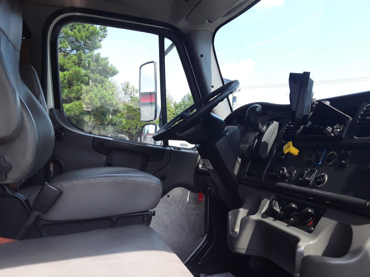 2019 Freightliner M2 106 in Charlotte, NC — photo 6