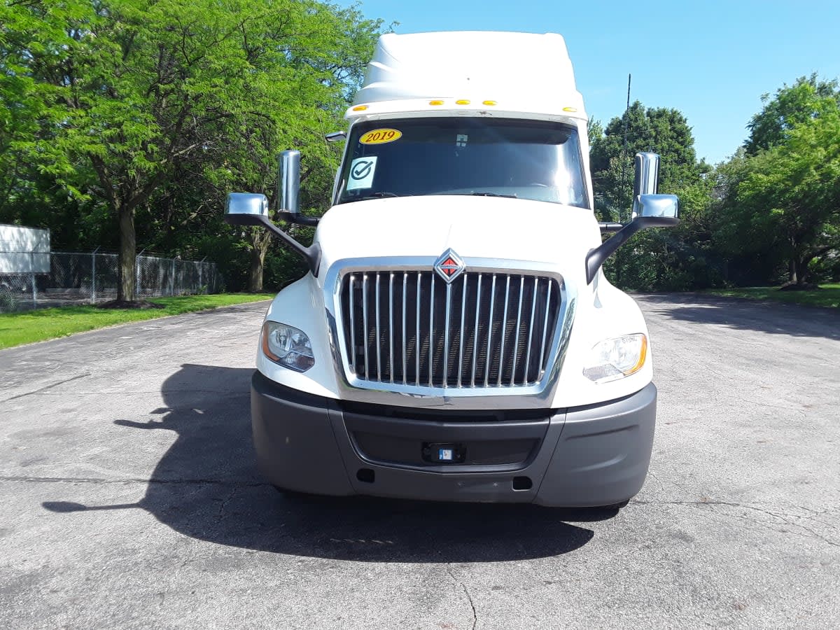 2019 International LT in Hilliard, OH — photo 2