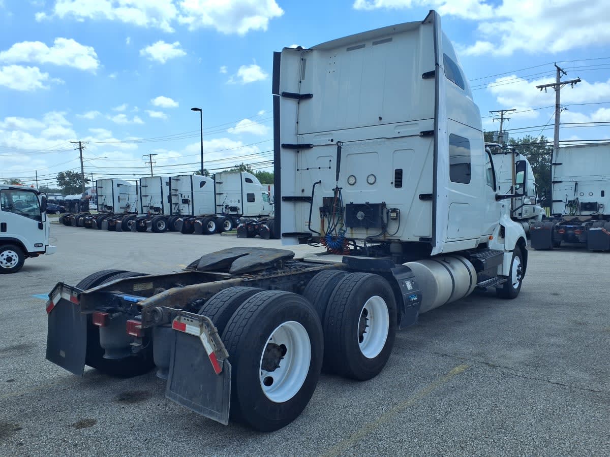 2019 International LT in Cleveland, OH — photo 4