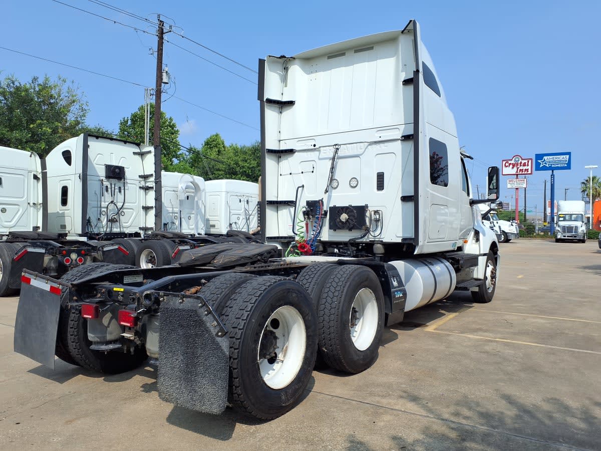 2019 International LT in Houston, TX — photo 4