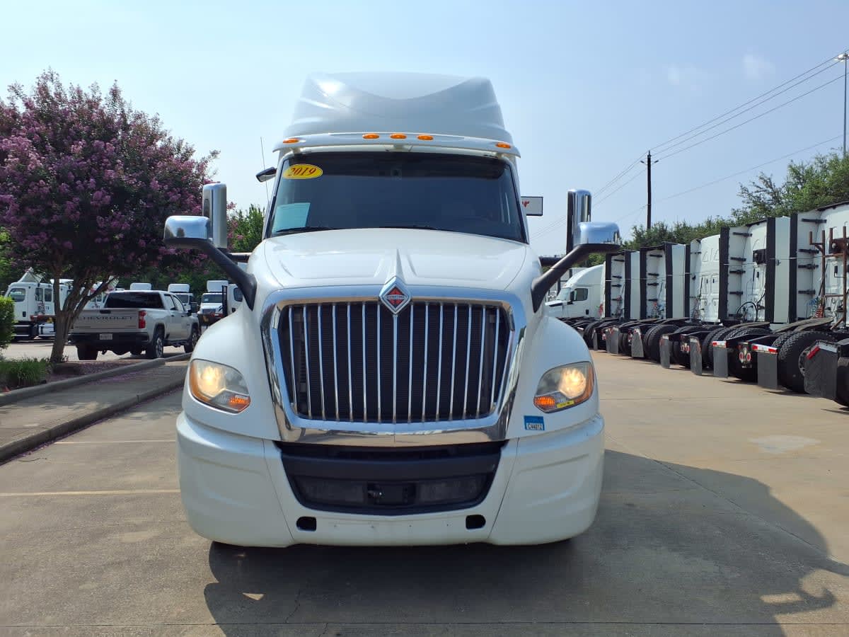 2019 International LT in Houston, TX — photo 2