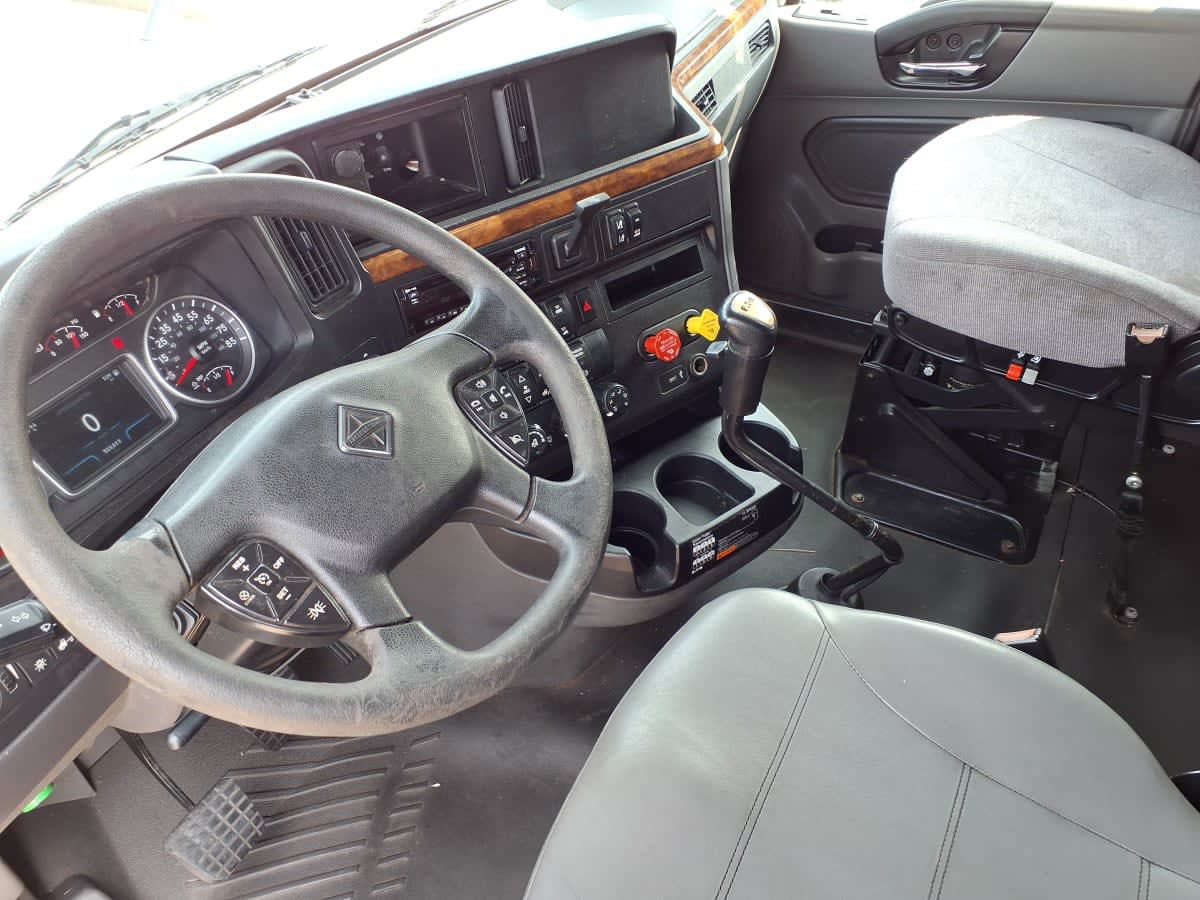 2019 International LT in Houston, TX — photo 7