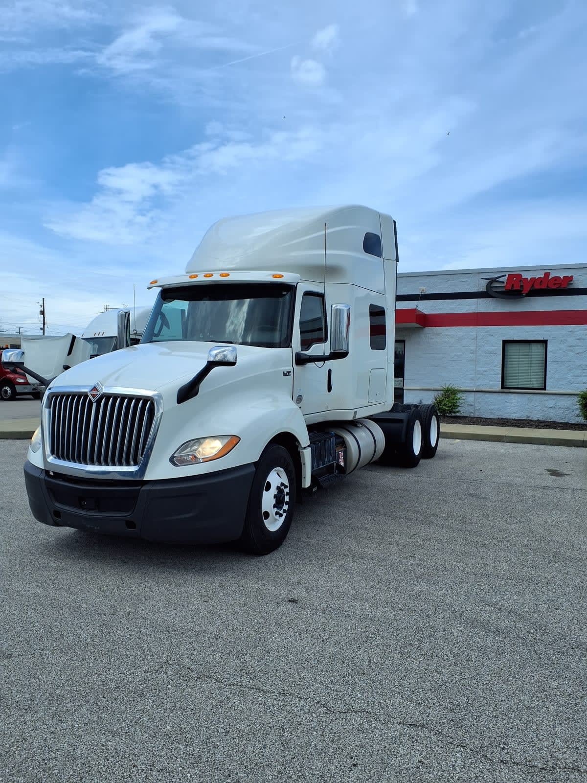 2019 Navistar International LT625 SLPR CAB 873937