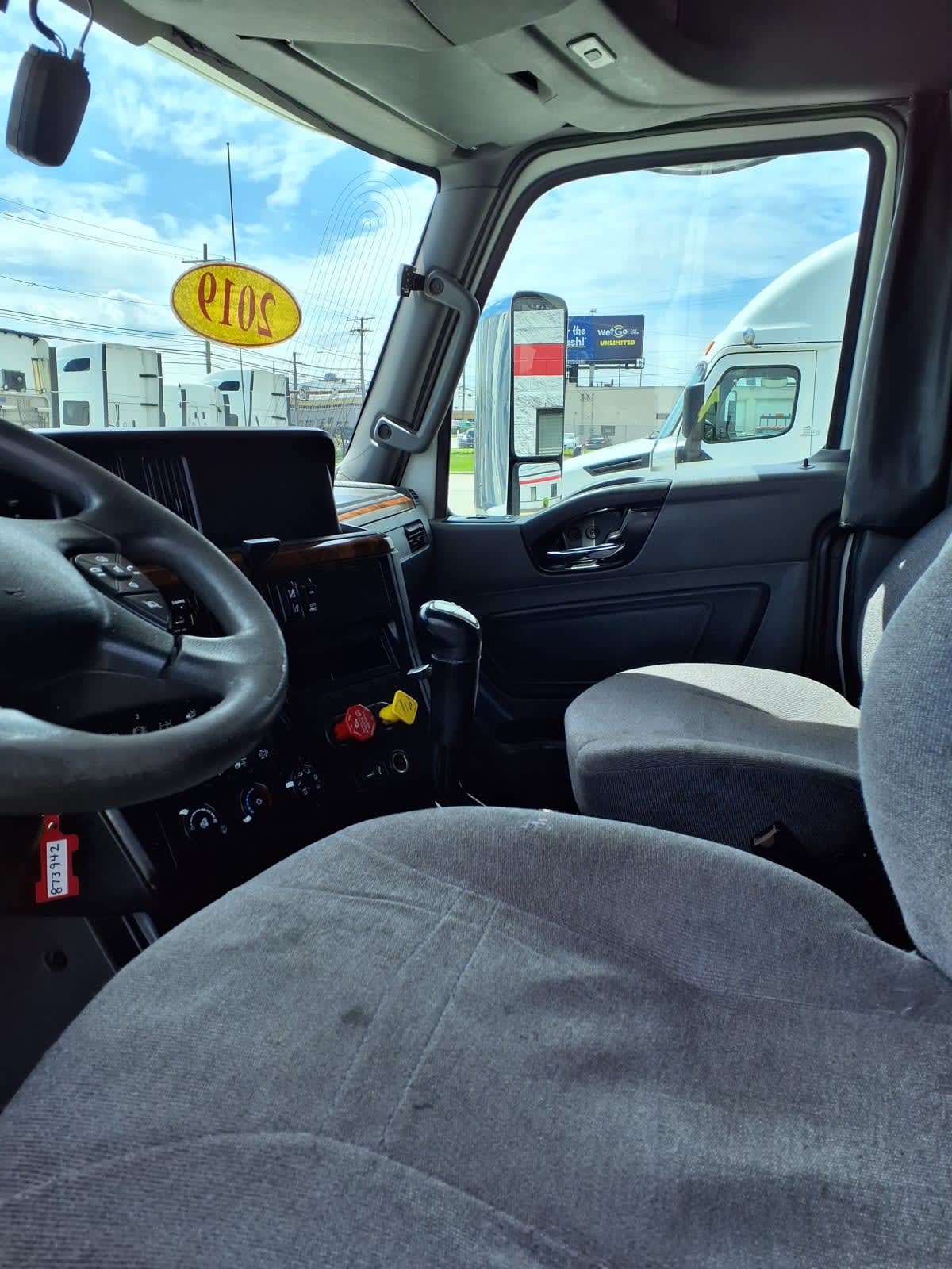 2019 Navistar International LT625 SLPR CAB 873942