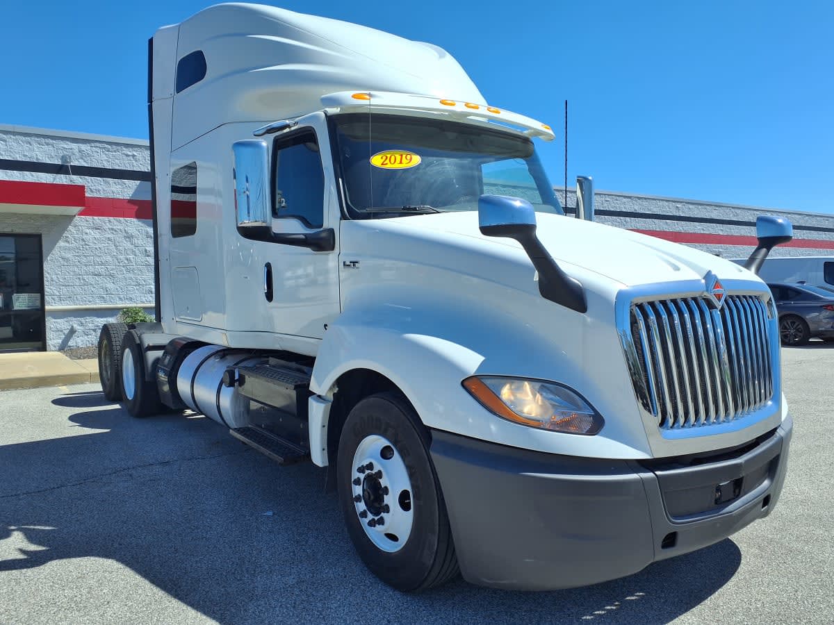 2019 Navistar International LT625 SLPR CAB 873945