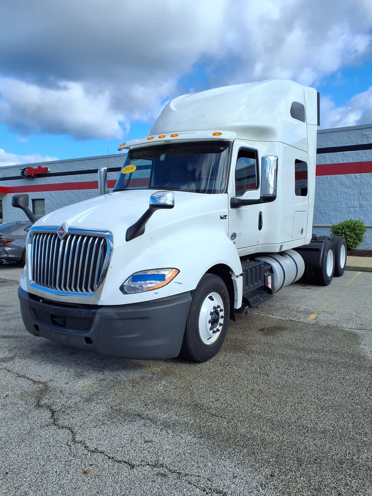 2019 Navistar International LT625 SLPR CAB 873947
