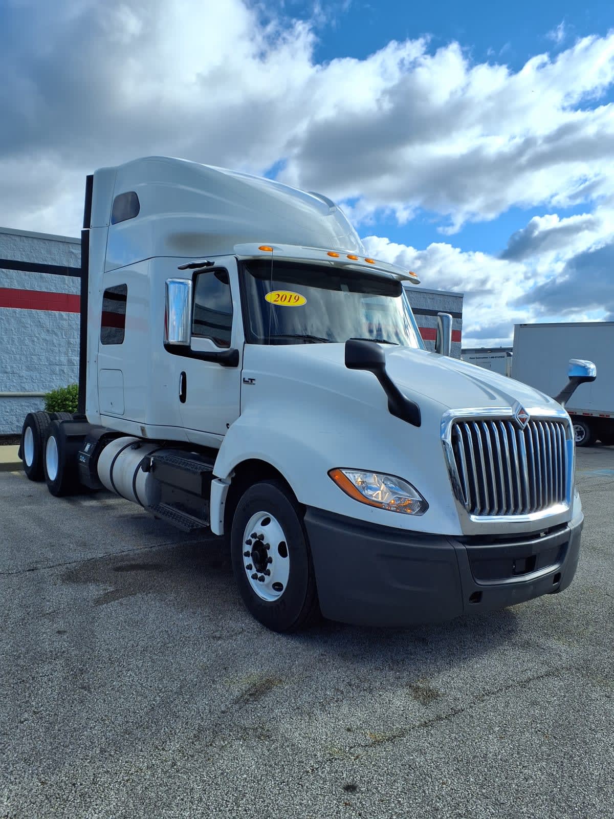 2019 International LT in Cleveland, OH — photo 3