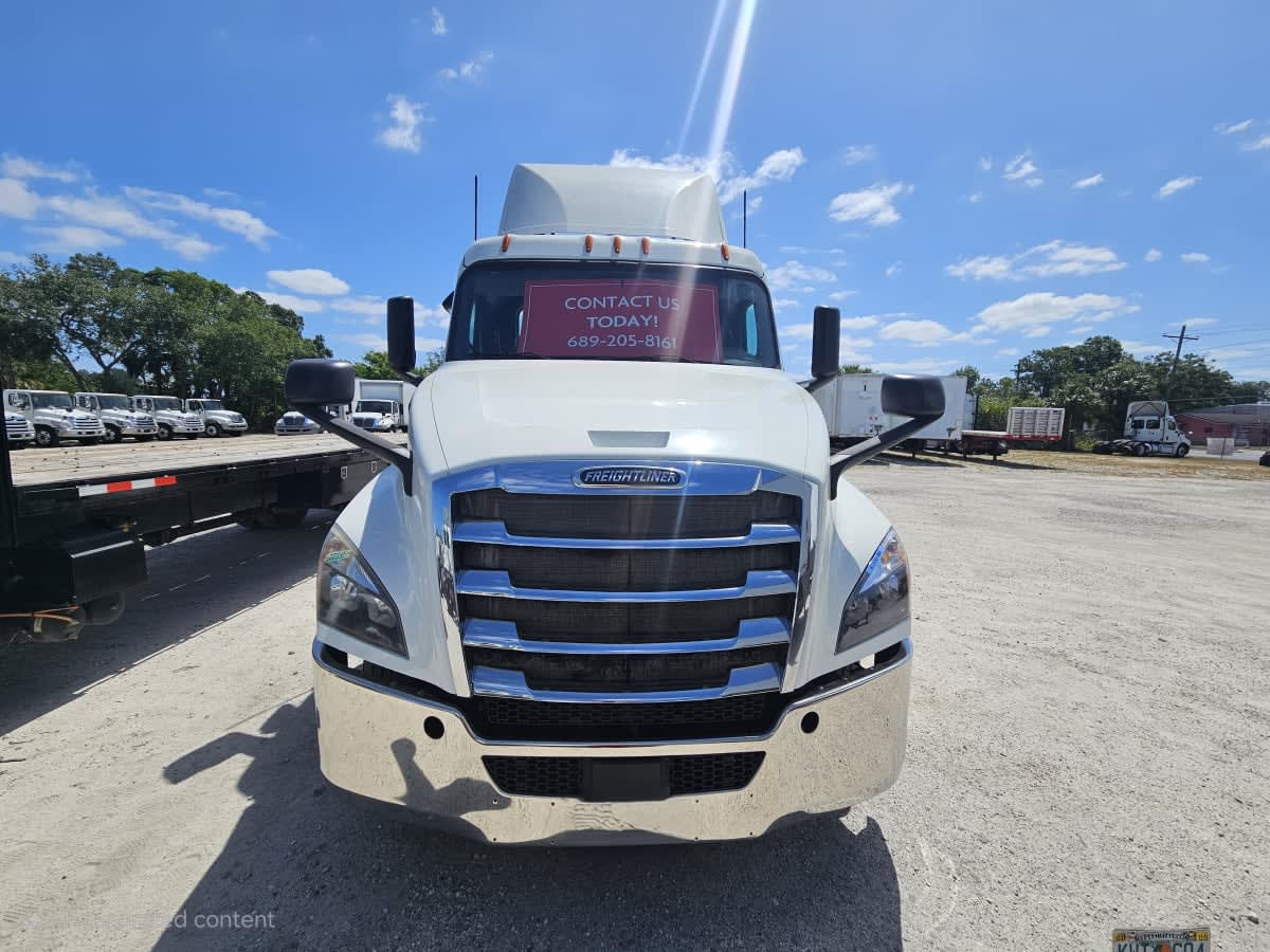 2019 Freightliner - image 2