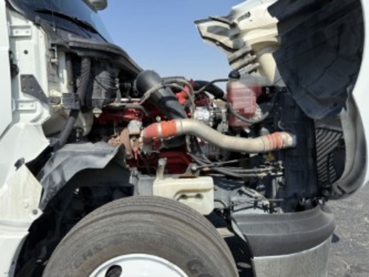 2019 International - image 9