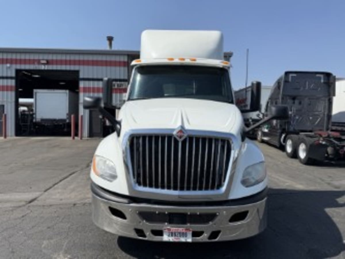 2019 International - image 2