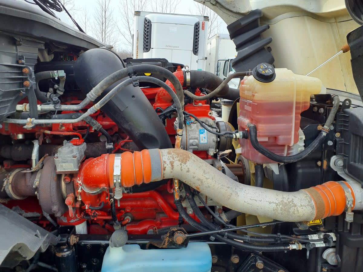 2019 Navistar International LT625 DAYCAB T/A 874000