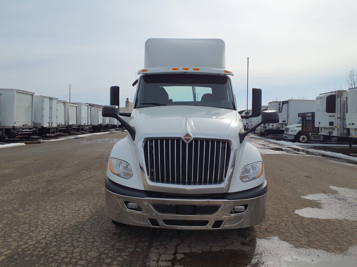 2019 Navistar International LT625 DAYCAB T/A 874000