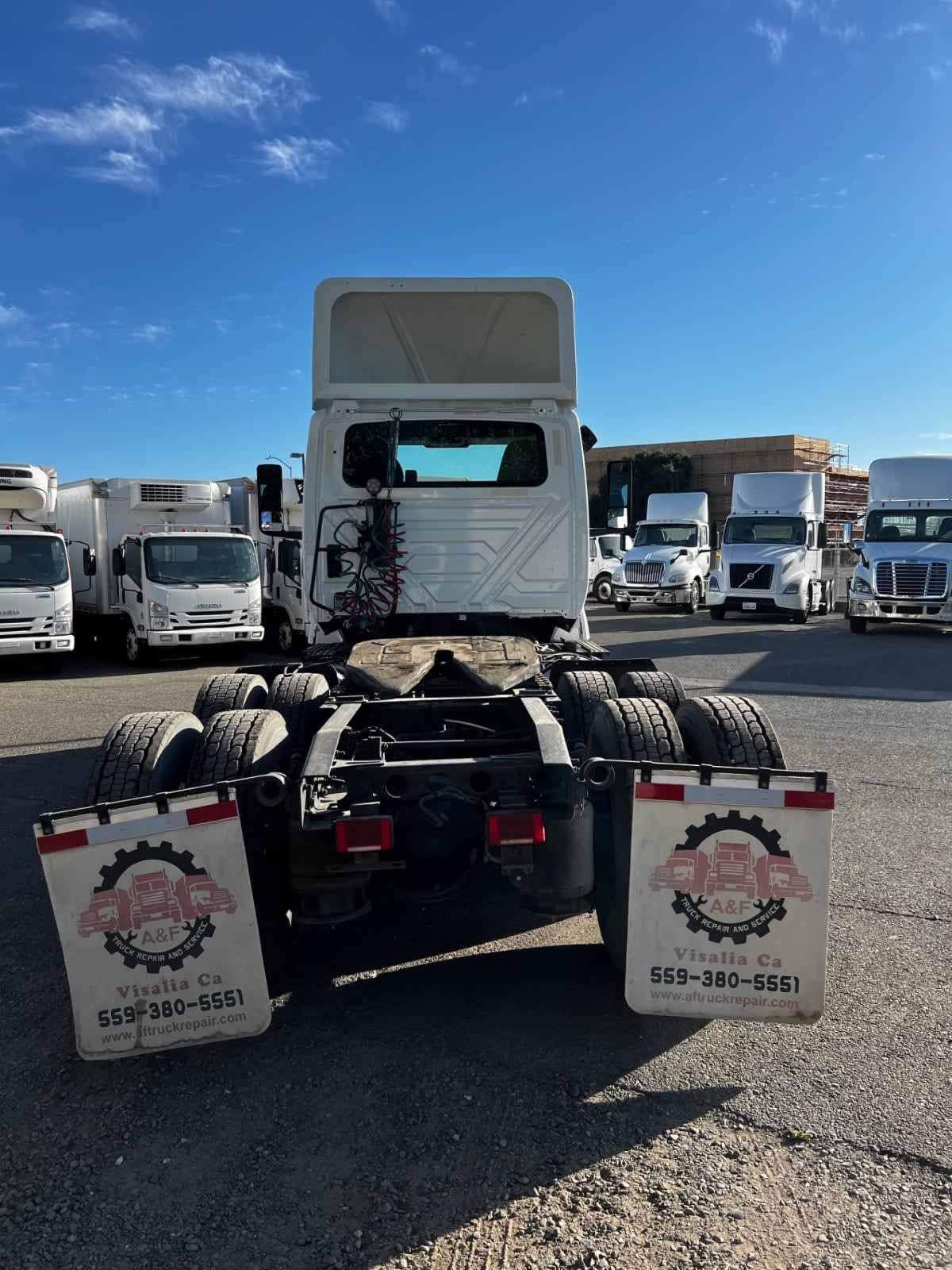 2019 International - image 5