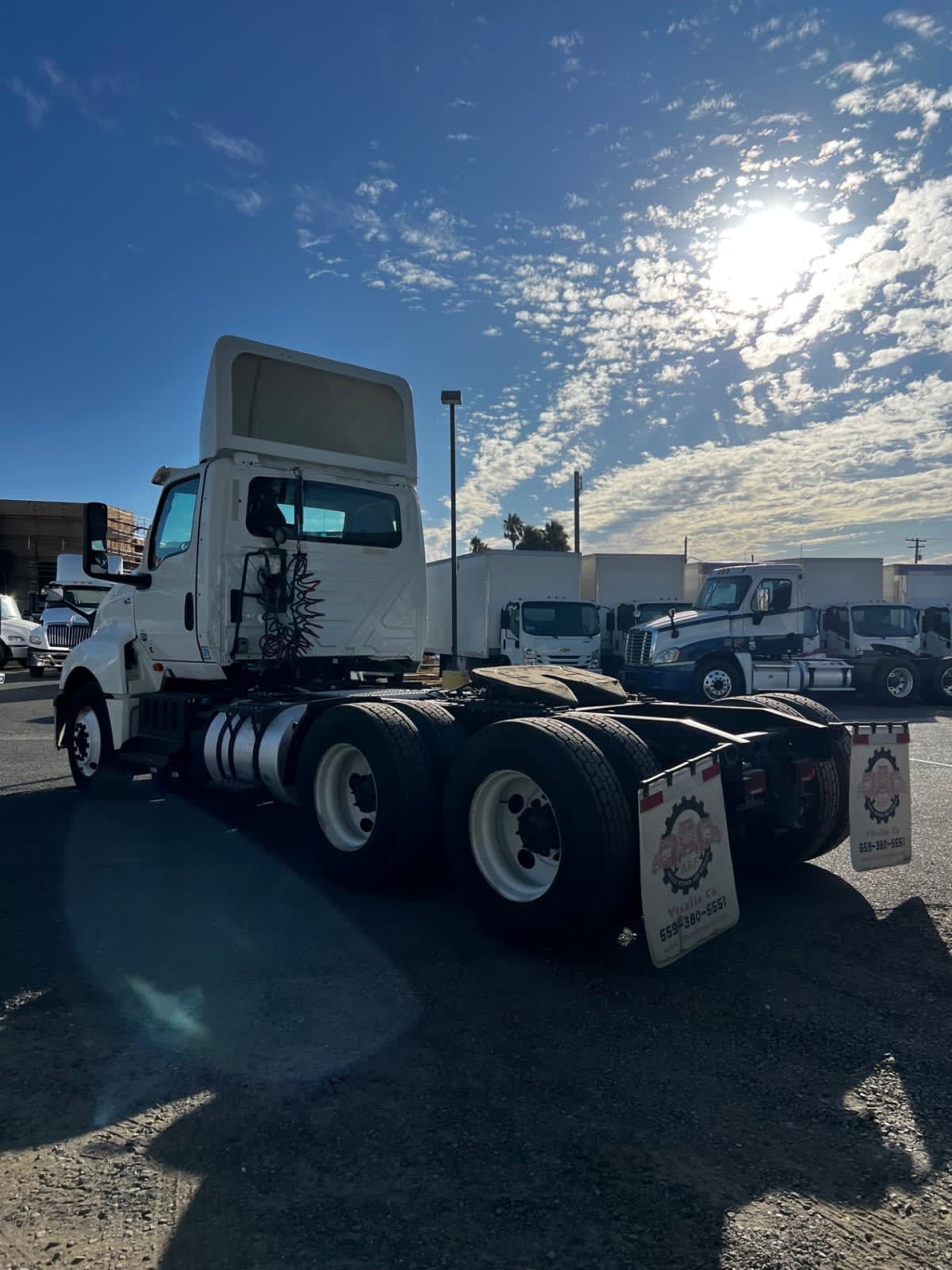 2019 International - image 6