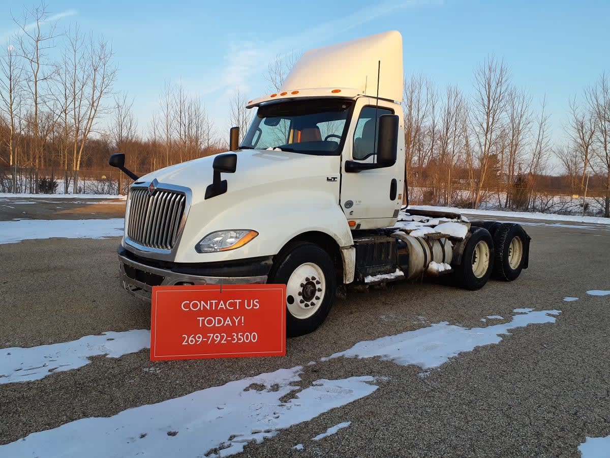 2019 Navistar International LT625 DAYCAB T/A 874004