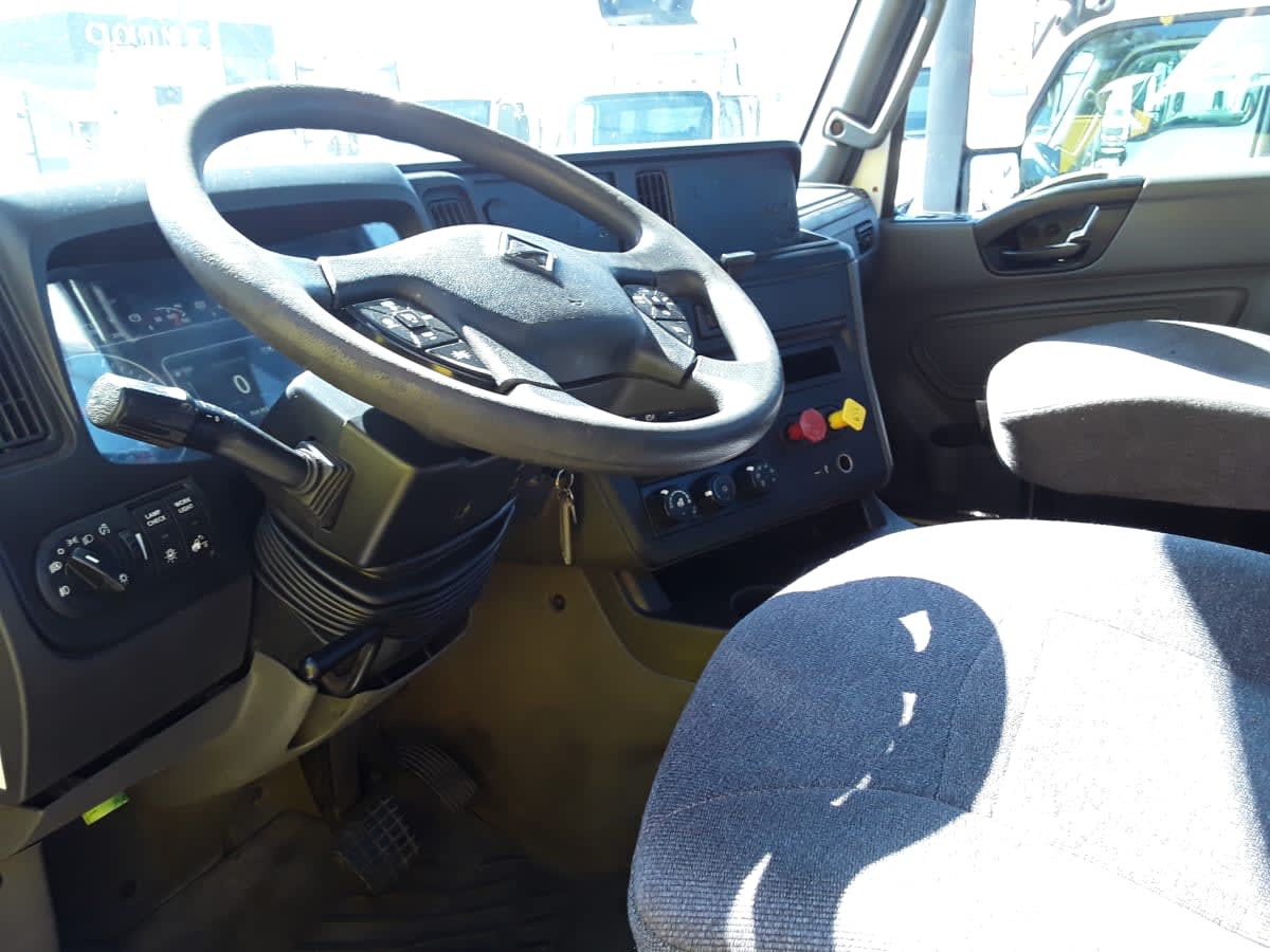 2019 Navistar International LT625 DAYCAB T/A 874016