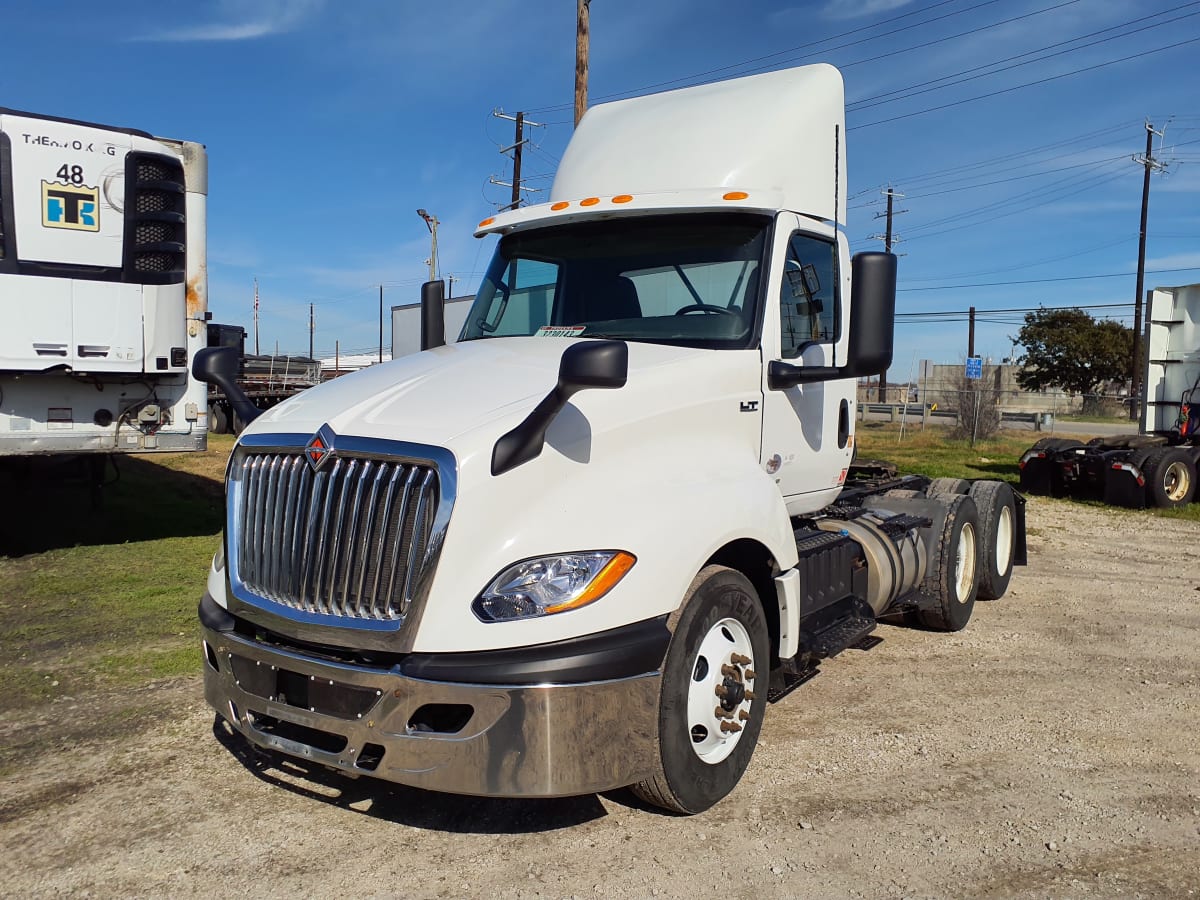2019 Navistar International LT625 DAYCAB T/A 874019