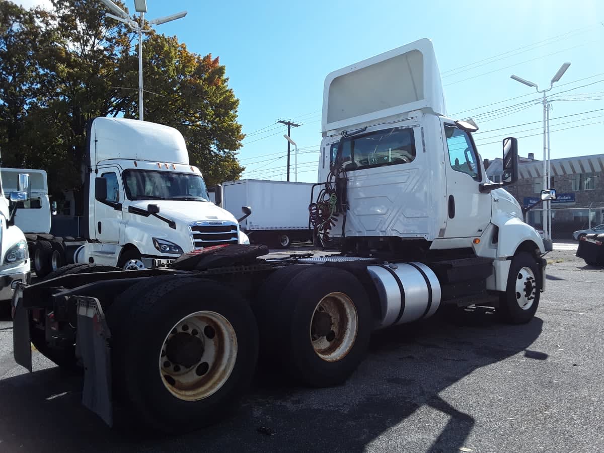 2019 Navistar International LT625 DAYCAB T/A 874040