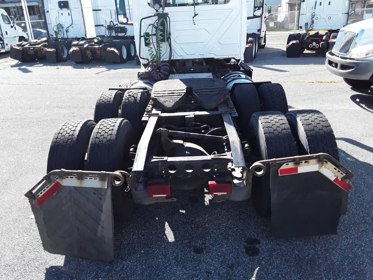 2018 Navistar International LT625 DAYCAB T/A 874048