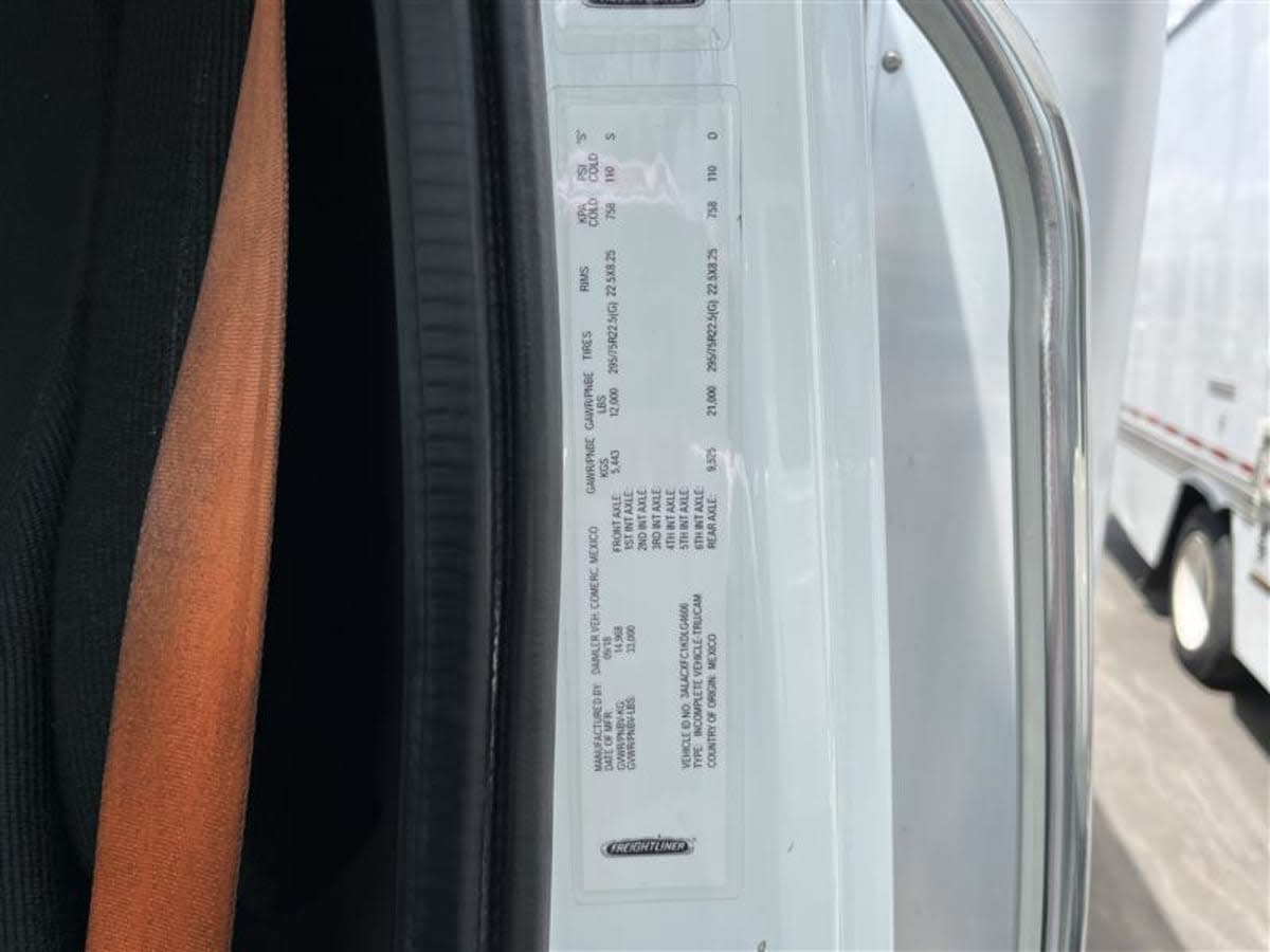 2019 Freightliner M2 106 874189