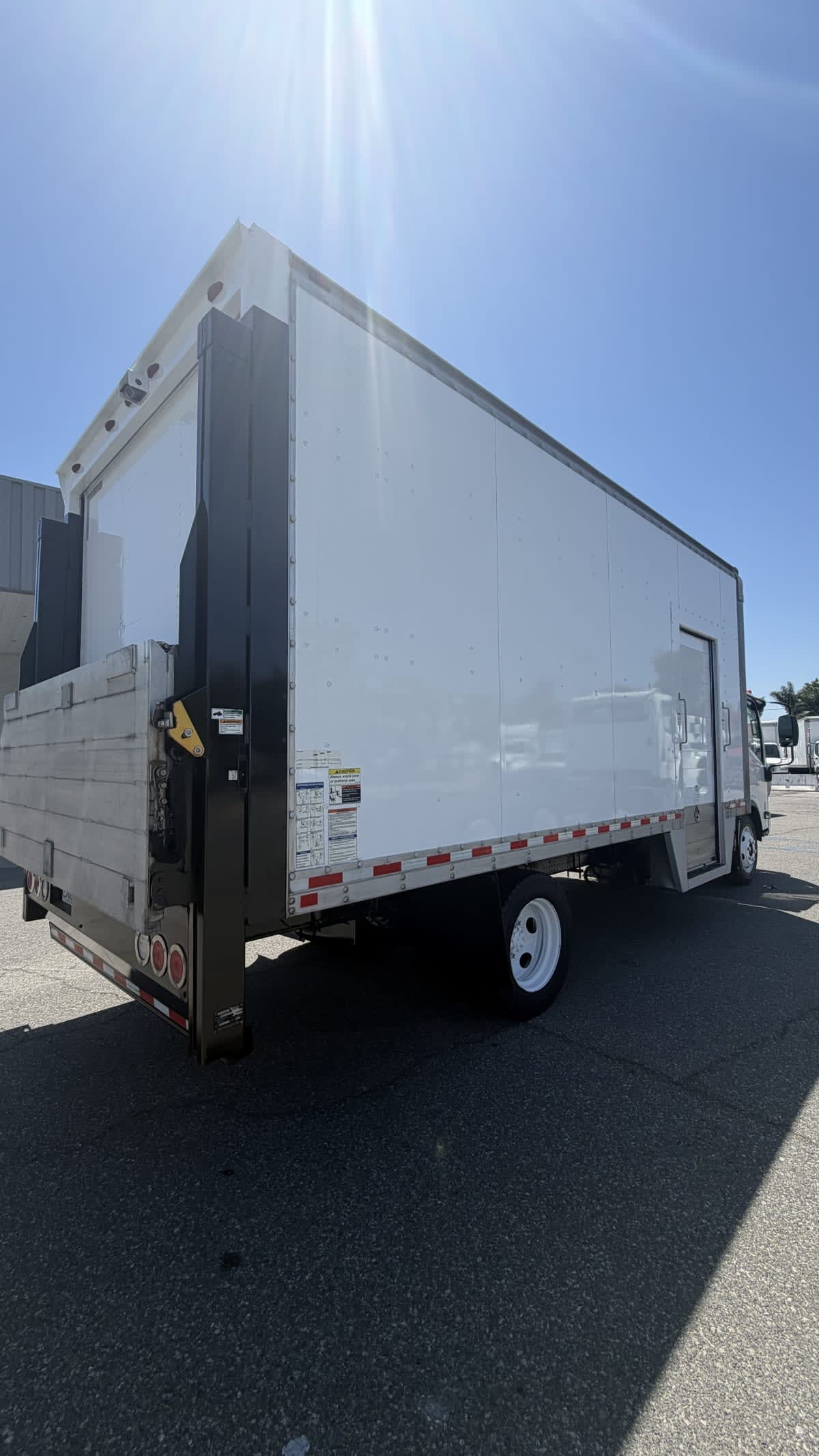 2019 Isuzu NRR in Pomona, CA — photo 4