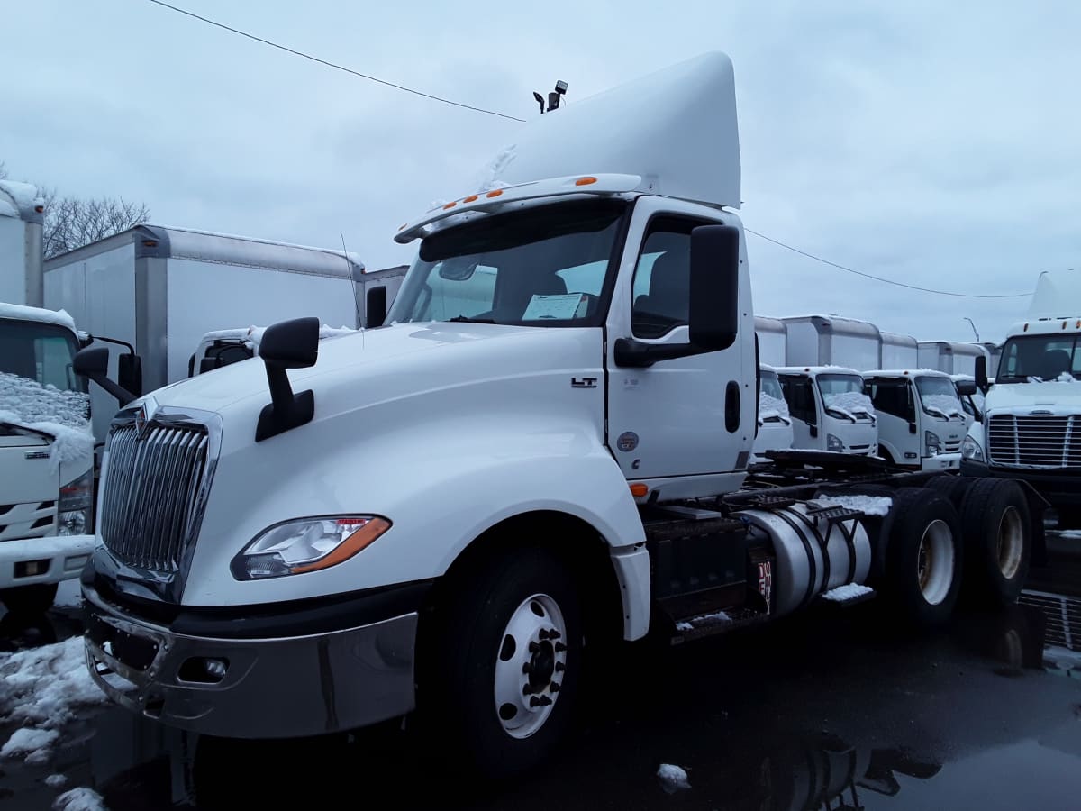 2019 Navistar International LT625 DAYCAB T/A 874283