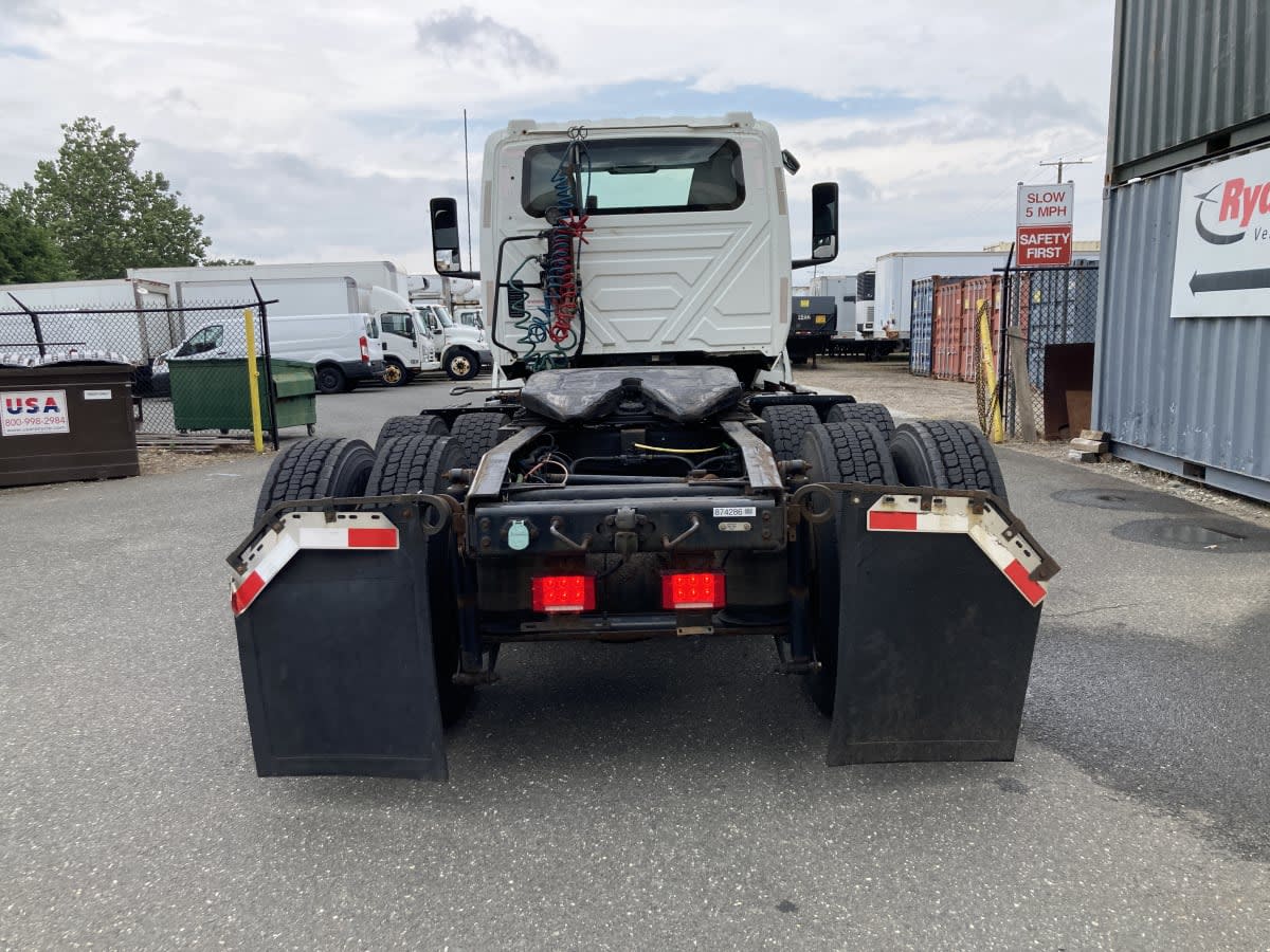 2019 International LT in Springfield, MA — photo 5