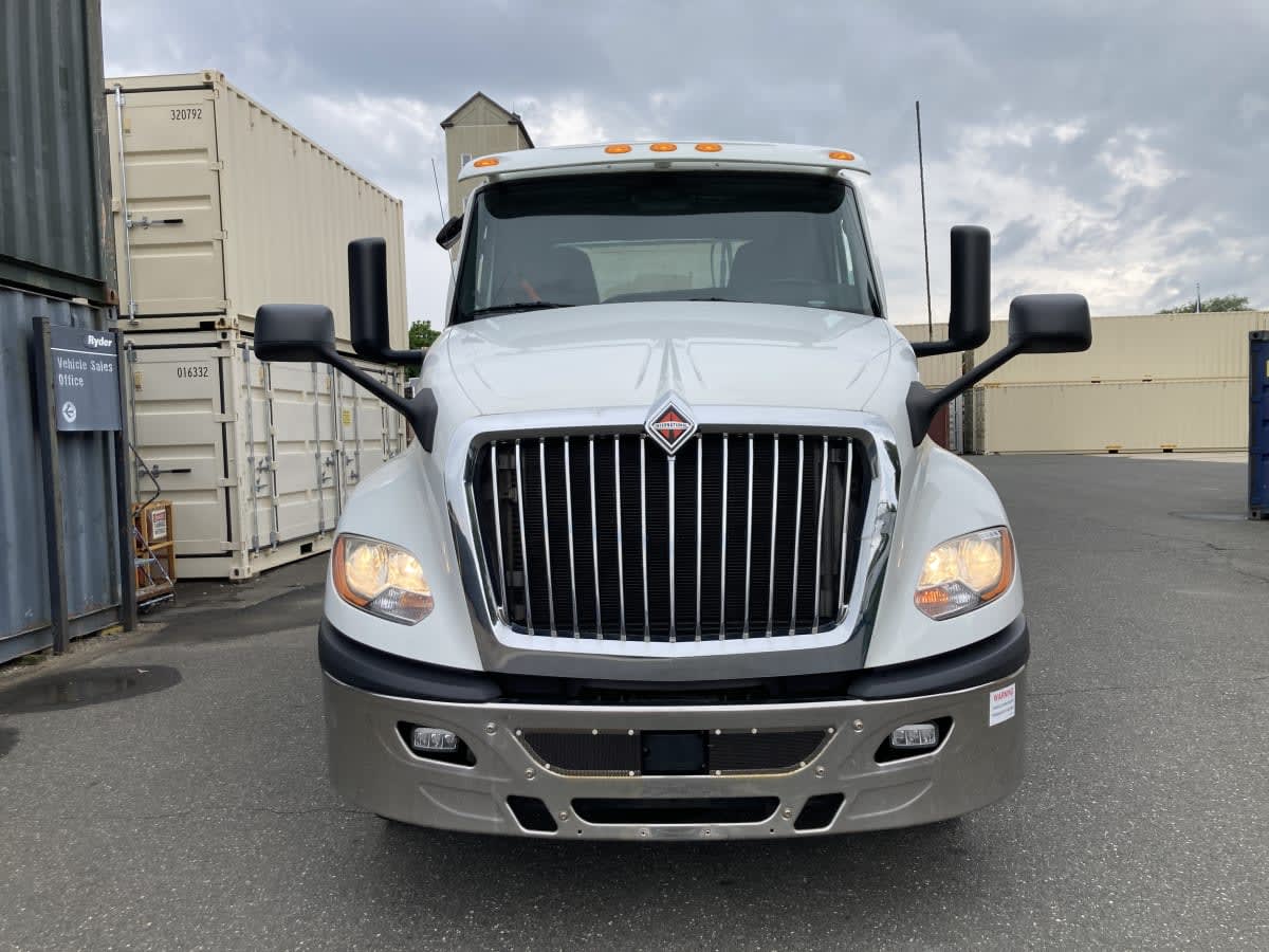 2019 International LT in Springfield, MA — photo 2