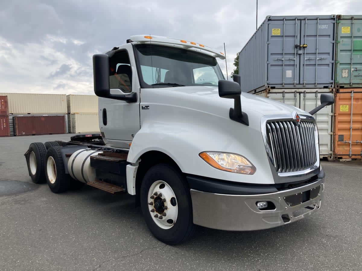 2019 International LT in Springfield, MA — photo 3