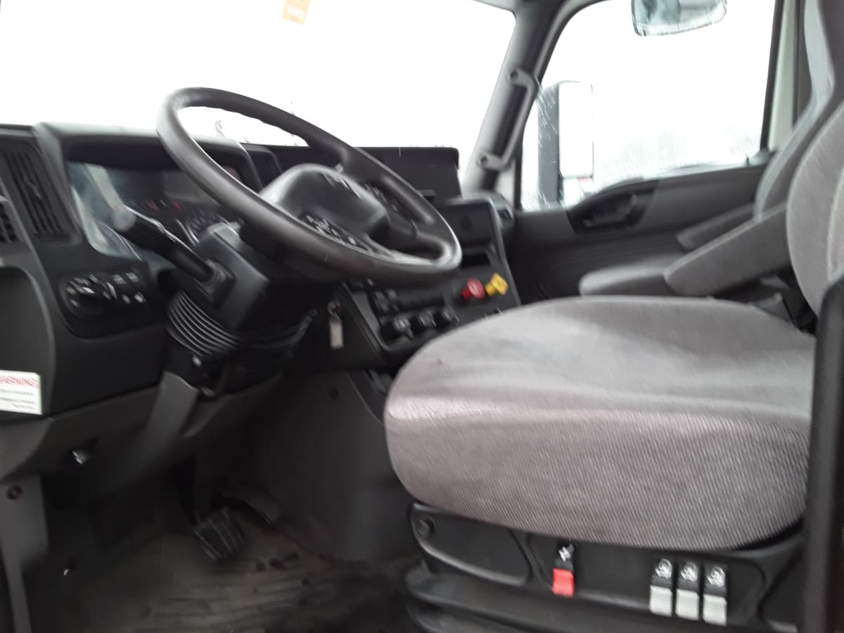 2019 Navistar International LT625 DAYCAB T/A 874288