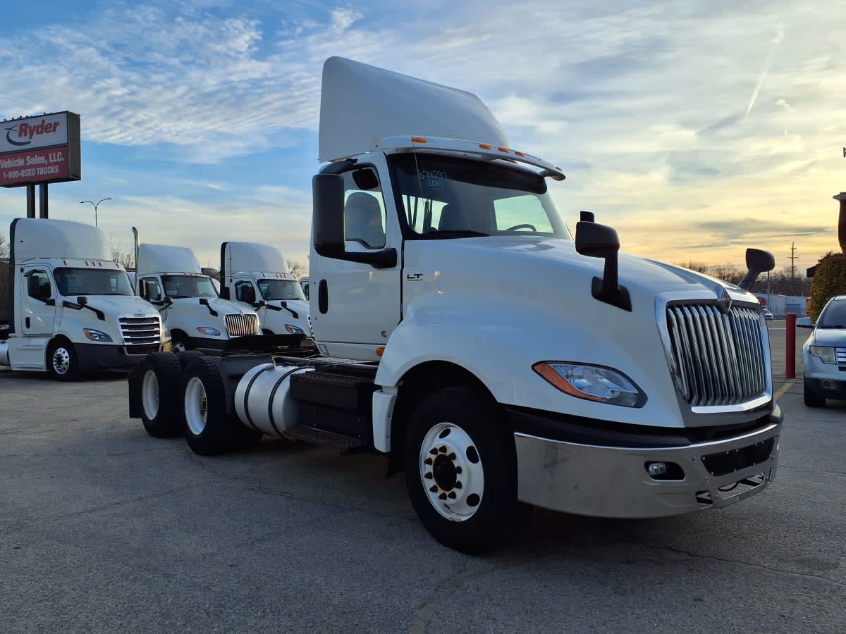 2019 Navistar International LT625 DAYCAB T/A 874297
