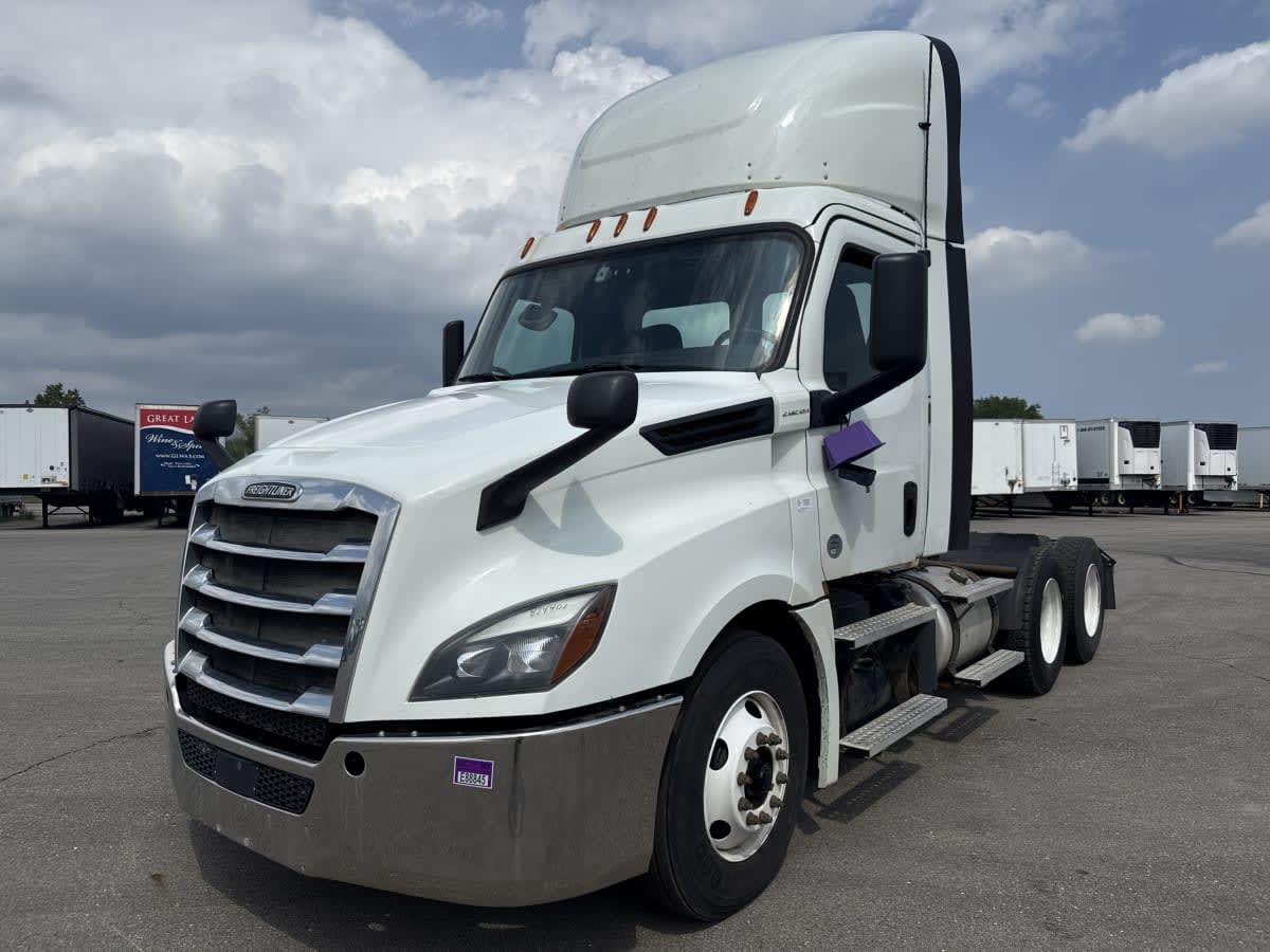 2020 Freightliner Cascadia in Taylor, MI