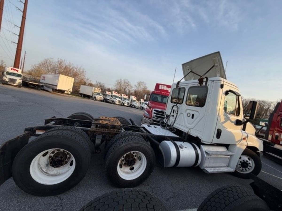 2019 Freightliner/Mercedes CASCADIA 125 874450