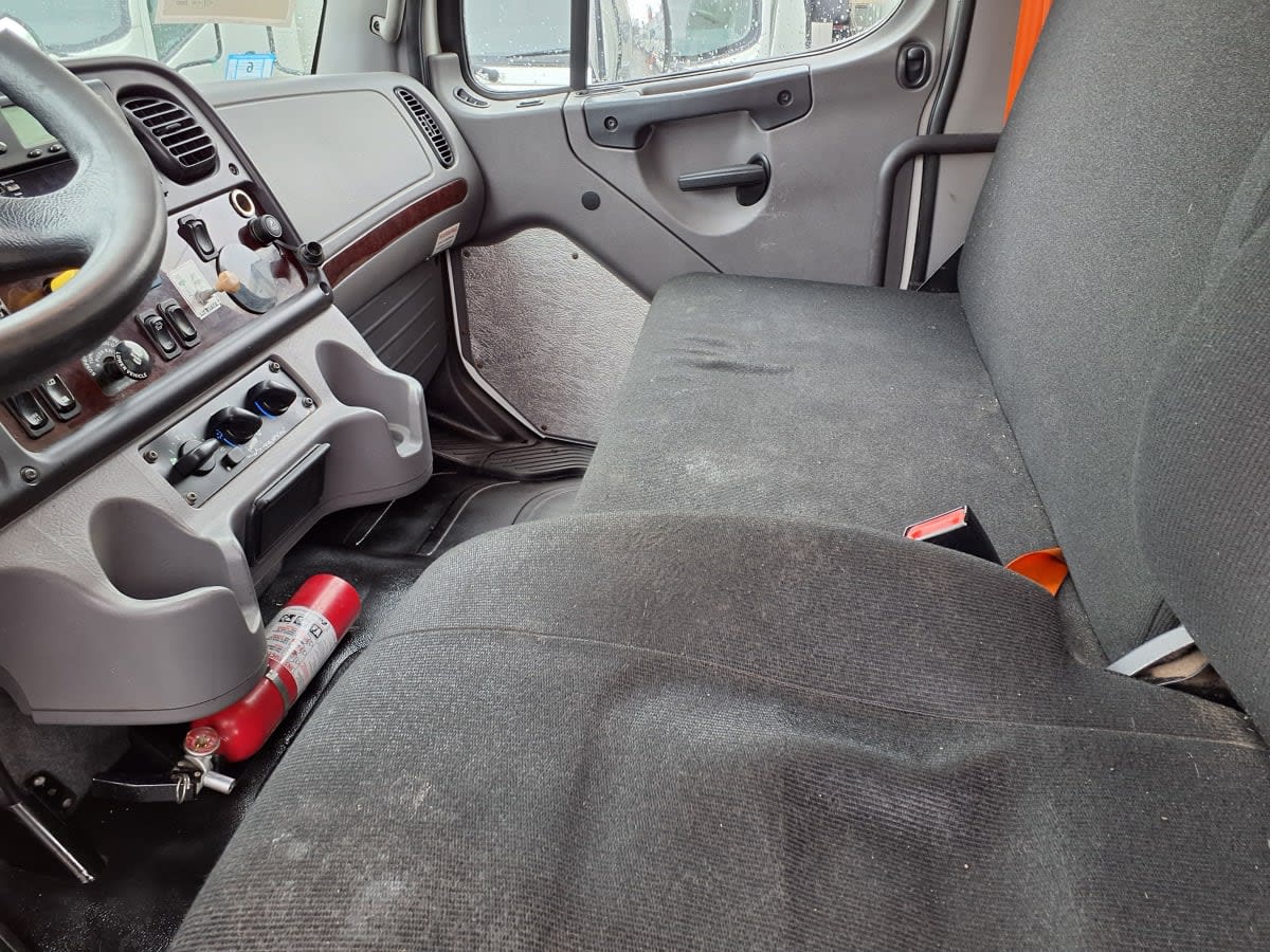 2019 Freightliner M2 106 in Salisbury, MA — photo 8
