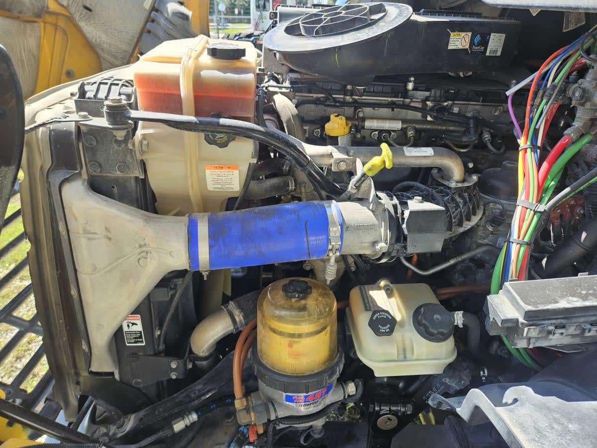 2019 Freightliner CASCADIA 113 874570