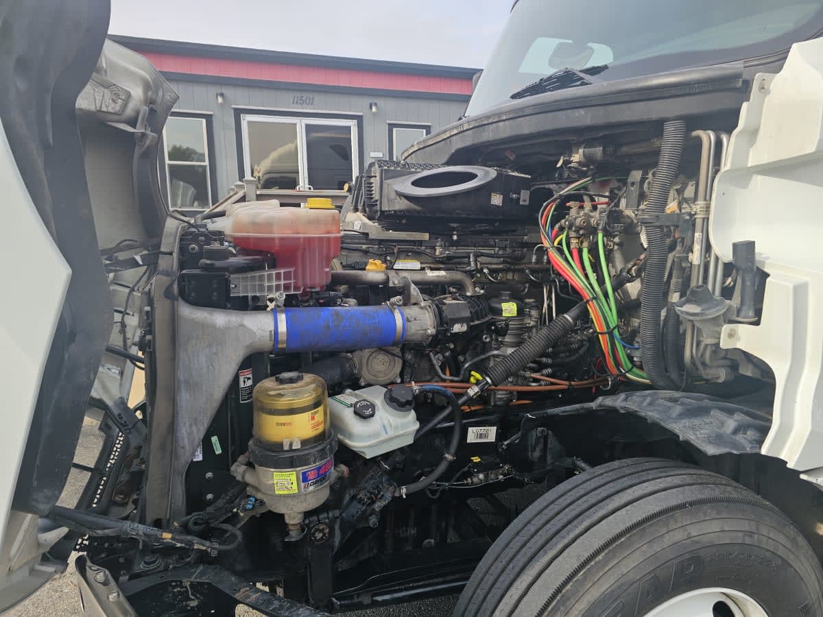 2020 Freightliner - image 9