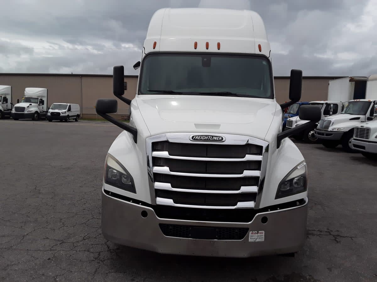 2020 Freightliner Cascadia in La Vergne, TN — photo 2