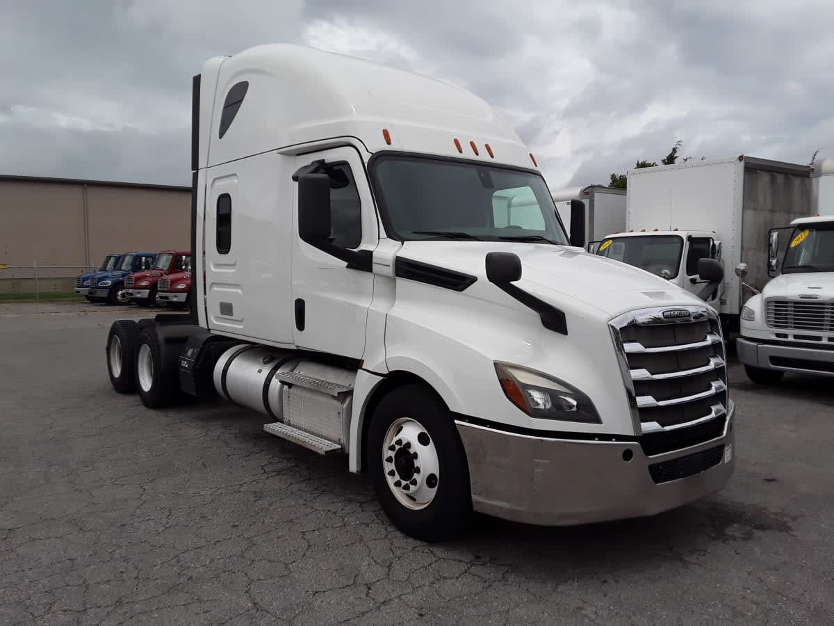2020 Freightliner Cascadia in La Vergne, TN — photo 3
