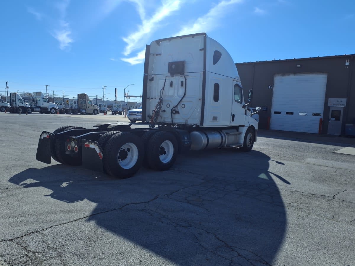 2020 Freightliner - image 4