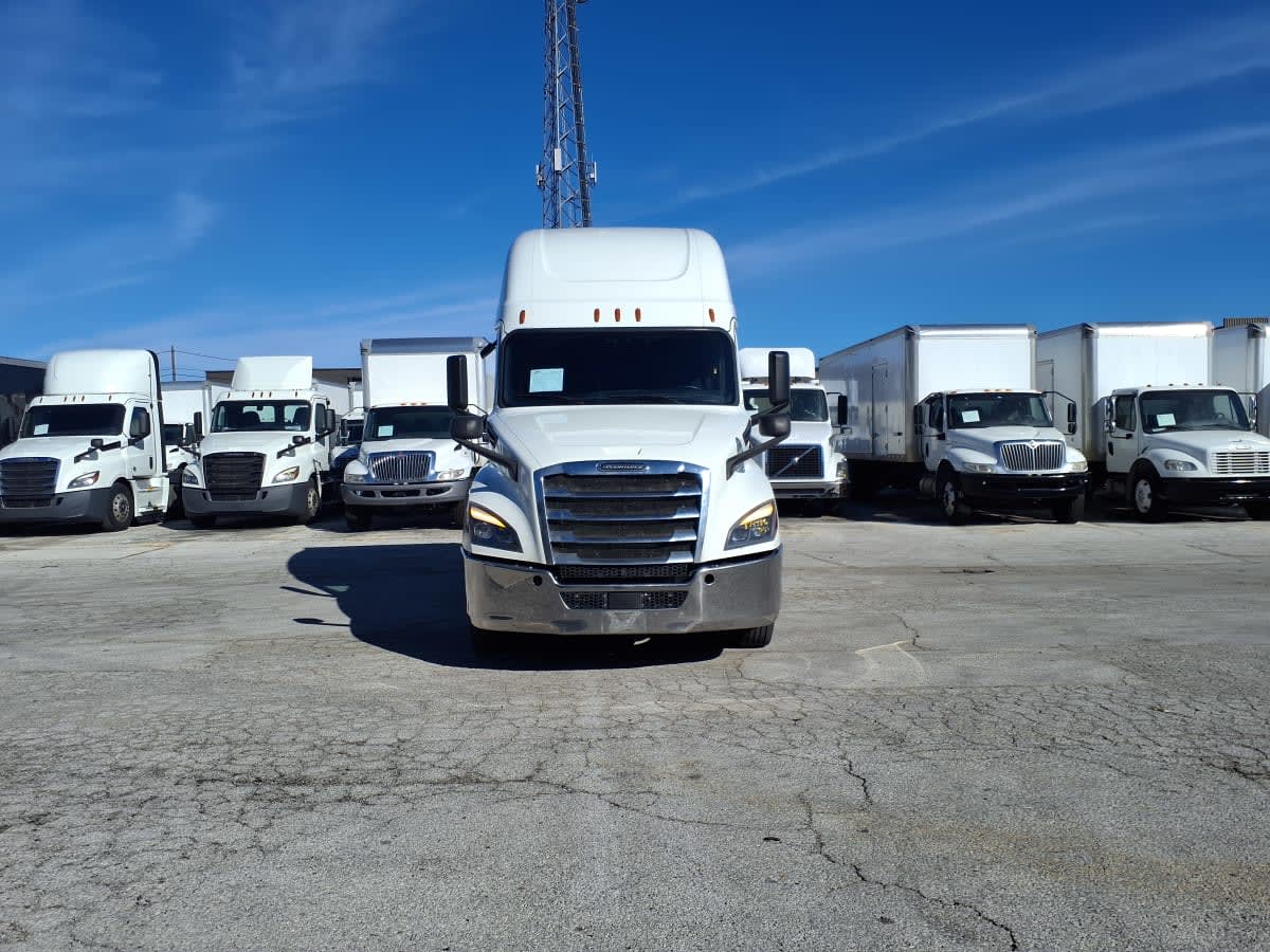 2020 Freightliner - image 2