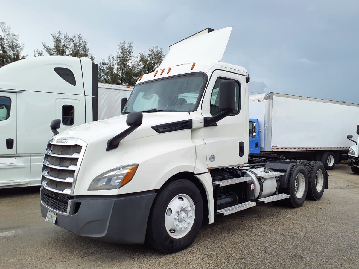 2019 Freightliner Cascadia in Miami, FL
