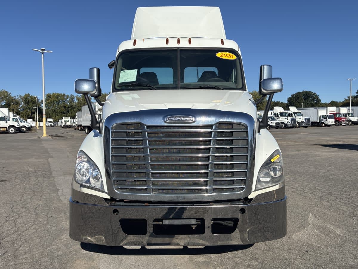 2020 Freightliner Cascadia in Syracuse, NY — photo 2
