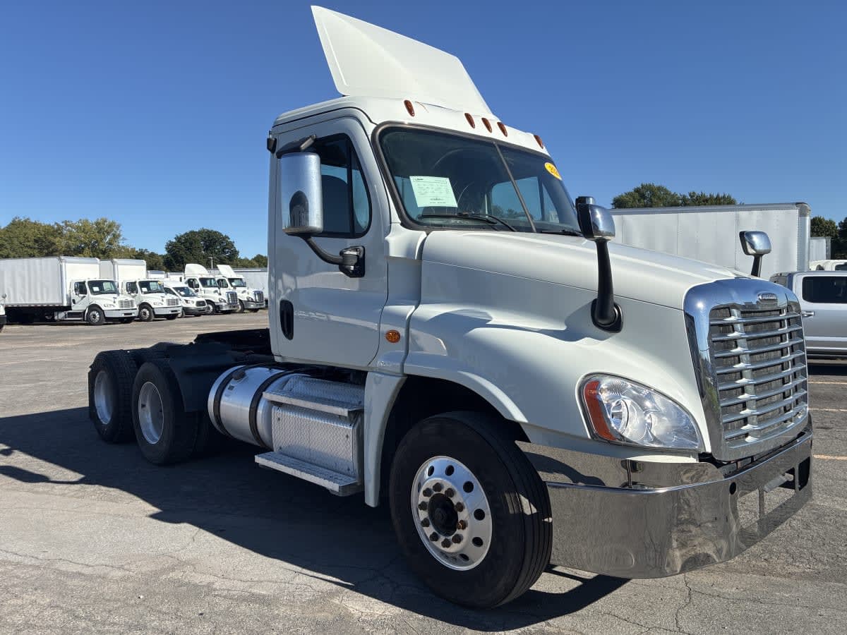 2020 Freightliner Cascadia in Syracuse, NY — photo 3