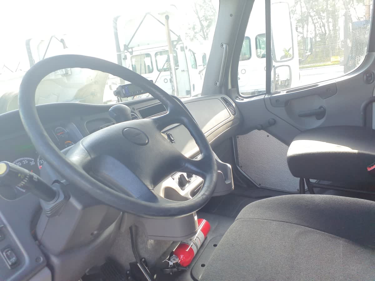 2019 Freightliner M2 106 874775