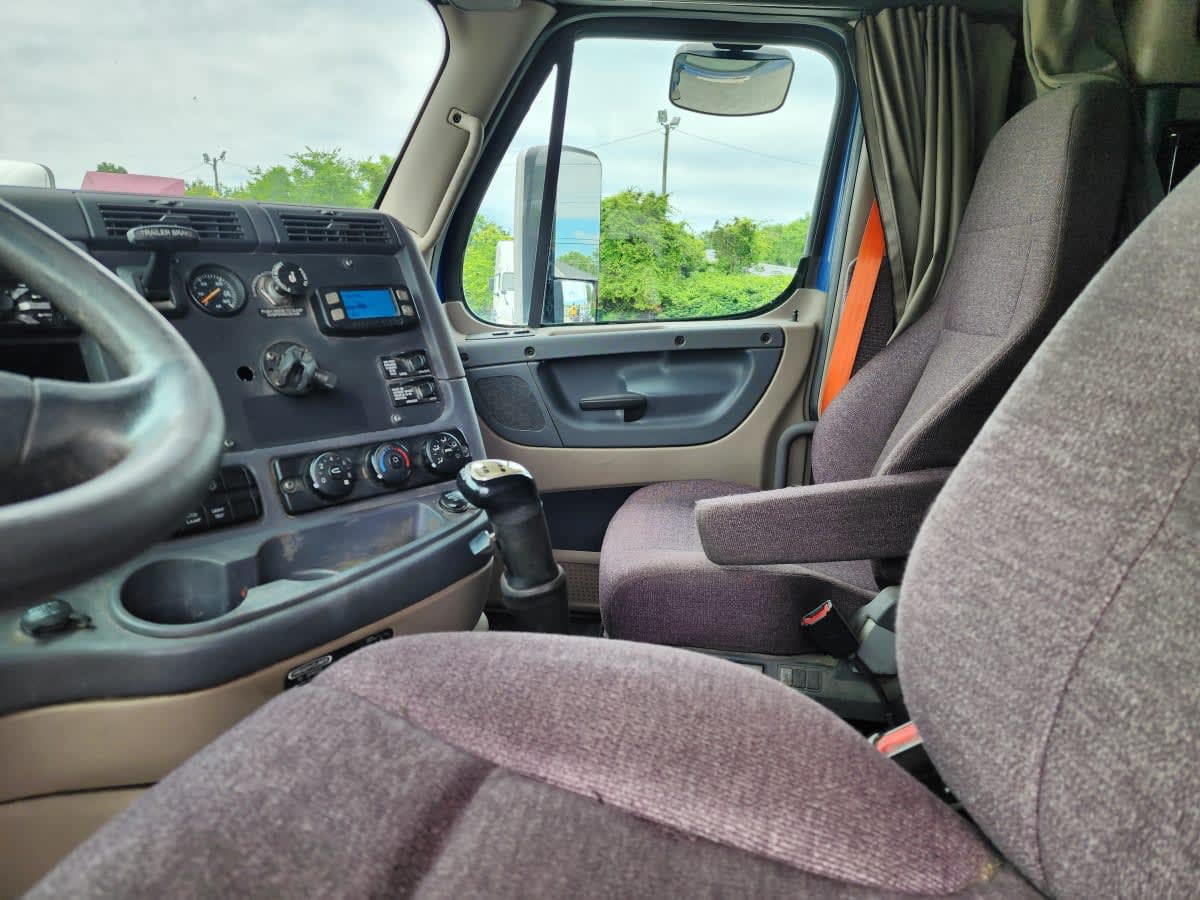 2020 Freightliner - image 7