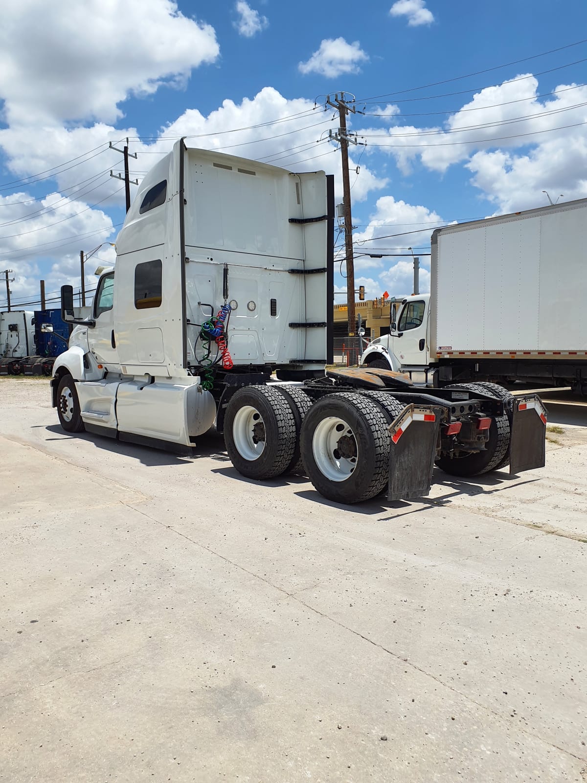 2019 Navistar International LT625 SLPR CAB 875185