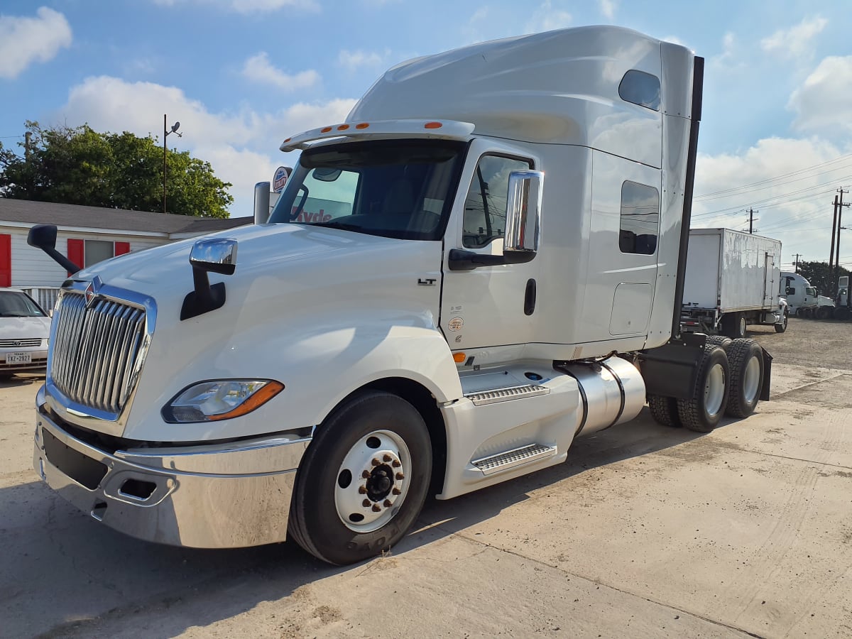 2019 Navistar International LT625 SLPR CAB 875186