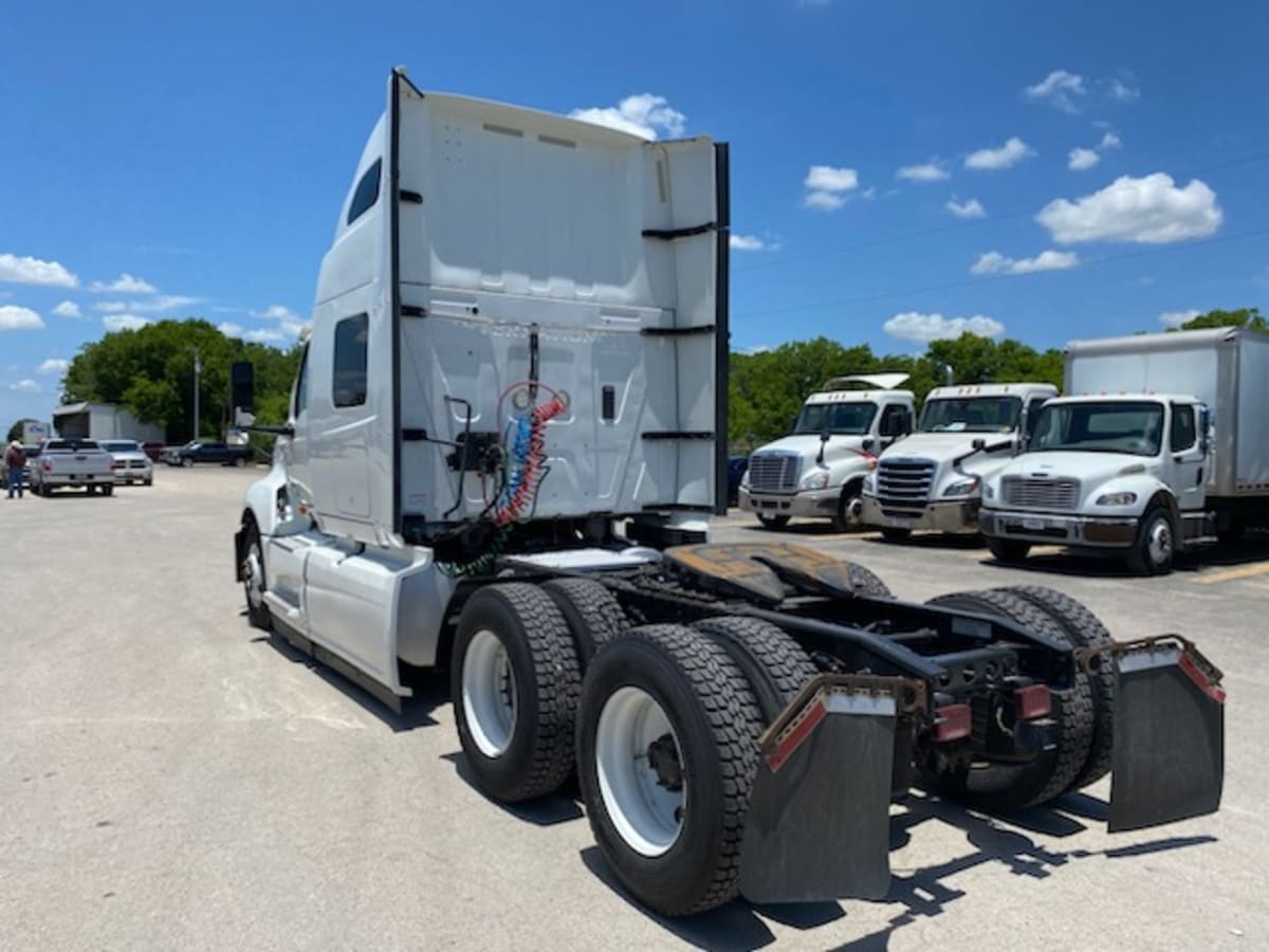 2019 Navistar International LT625 SLPR CAB 875187