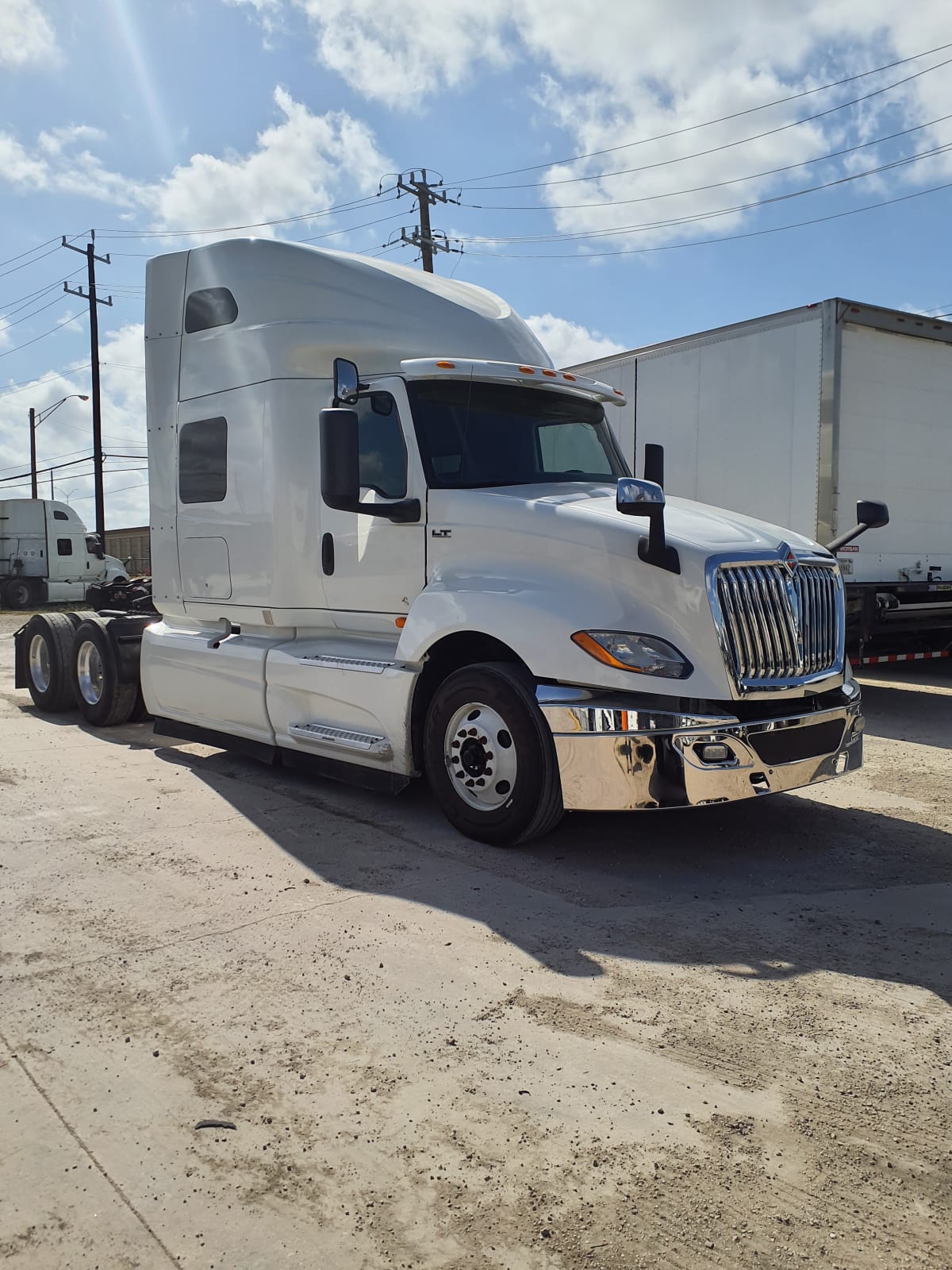 2019 Navistar International LT625 SLPR CAB 875189